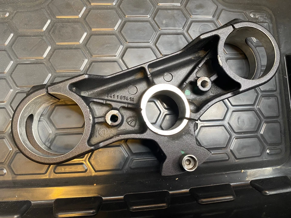 Abrazadera triple yugo superior Ducati Multistrada 1200 1200S Foto 2 de 4