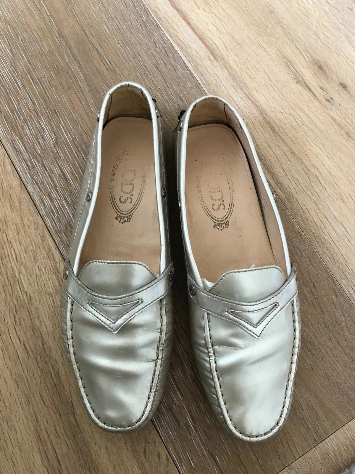 TOD’S Mocassini Tod's Classic donna scarpe basse oro chiaro lucido argento vernice pelle