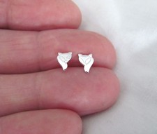 Sterling Silver 7mm fox post stud earrings.