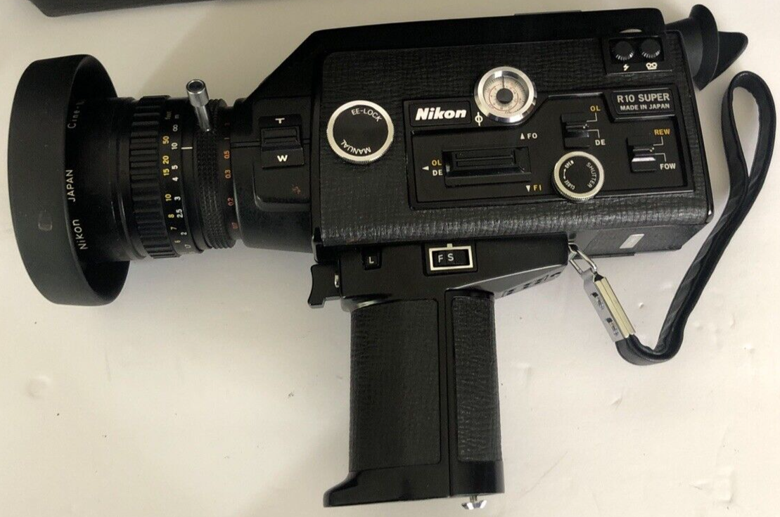 Nikon R10 Super 8mm Film Camera-Bag-Super Zoom f1.4 Lens 7 Nikon R10 Super 8mm Film Camera-Bag-Super Zoom f1.4 Lens 7