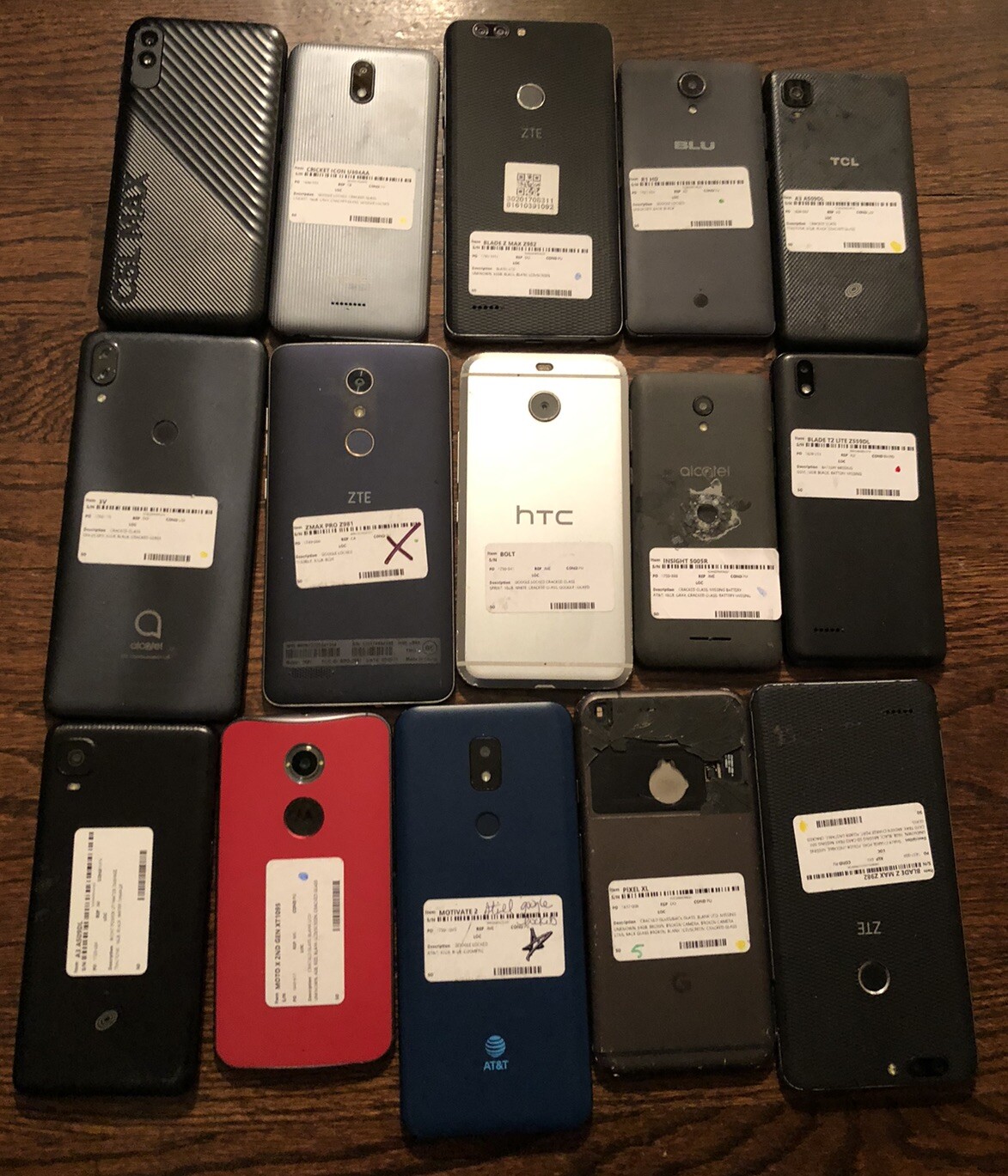 Lot of 15 R1 HD A3 Bolt Icon Pixel XL Z982 C5L Max Z981 3V XT1095 T2 Cell Phone
