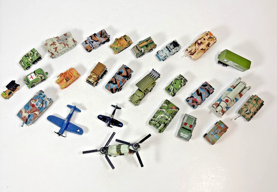 Micro Máquinas Militares Lote de 25 Vehículos Militares Heli Camiones Aviones Tanques Foto 3 de 4