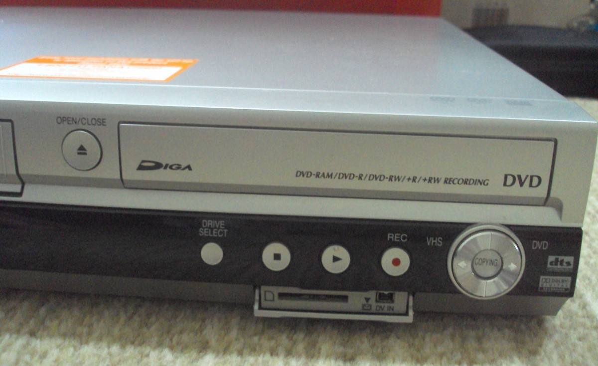 Panasonic DMR-ES46V VHS DVD Combo Recorder Player, Dubbing HDMI No
