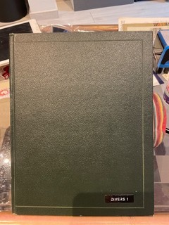 MONDE. ALBUM 15 PAGES AVEC 380 TIMBRES ET 46 BLOCS NEUFS LUXES. ÉNORME COTE.
