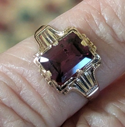 ART DECO OSTBY BARTON 10K YELLOW GOLD PURPLE GARNET DAINTY RING ~ Sz. 5 - Picture 3 of 5