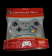 Nintendo Wii U Pro (WUPARSKA) Light Gray Gamepad