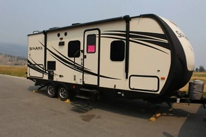 2014 Palomino Solaire 25FT TRAVEL TRAILER, MINT CONDITION