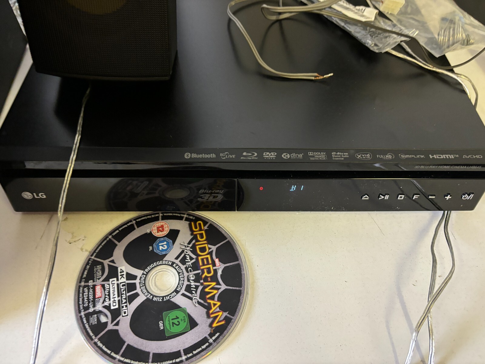 LG LHB645N 1000W 5.1ch 3D Blu Ray Home Cinema System Spiderman