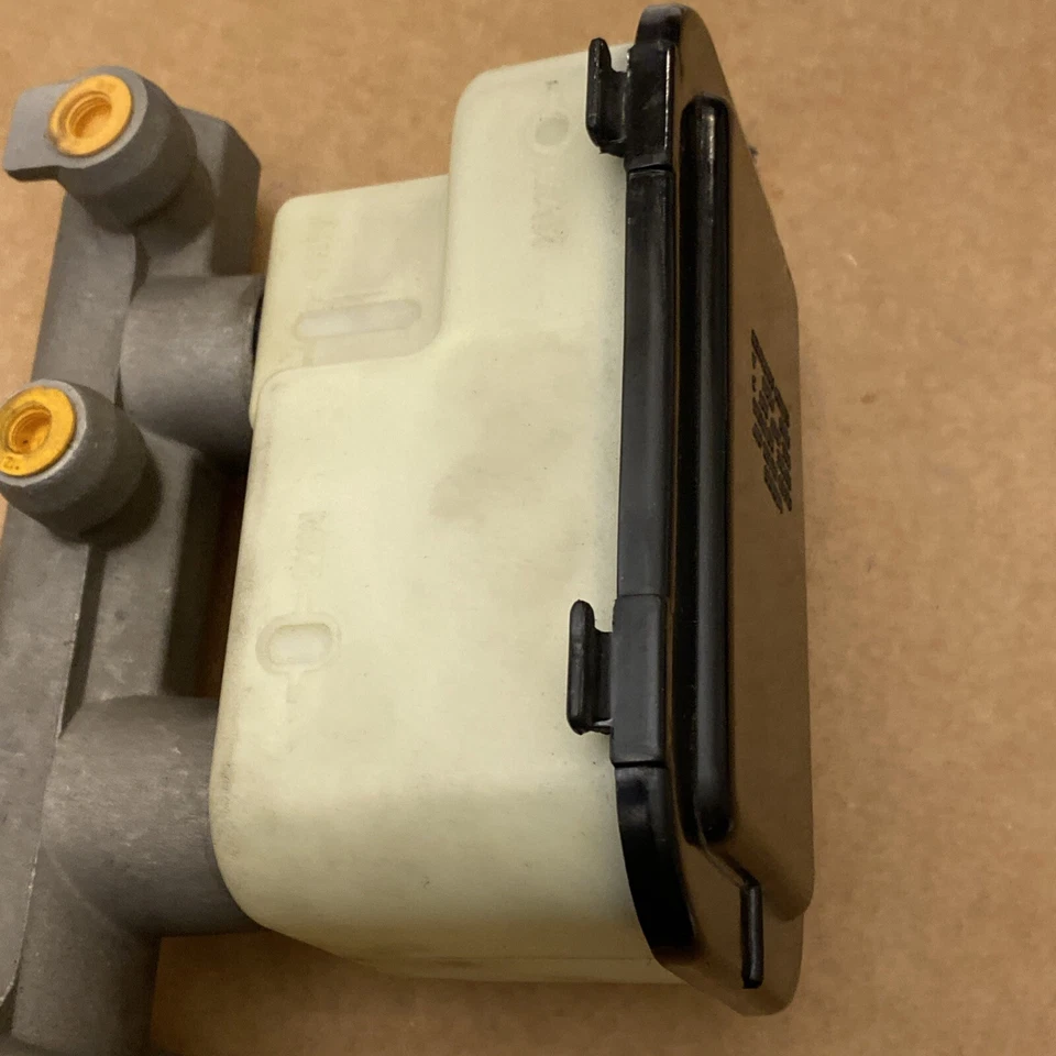 Главный тормозной цилиндр CARQUEST - E151640 / Cardone 10-2757 - Изображение 3 из 4