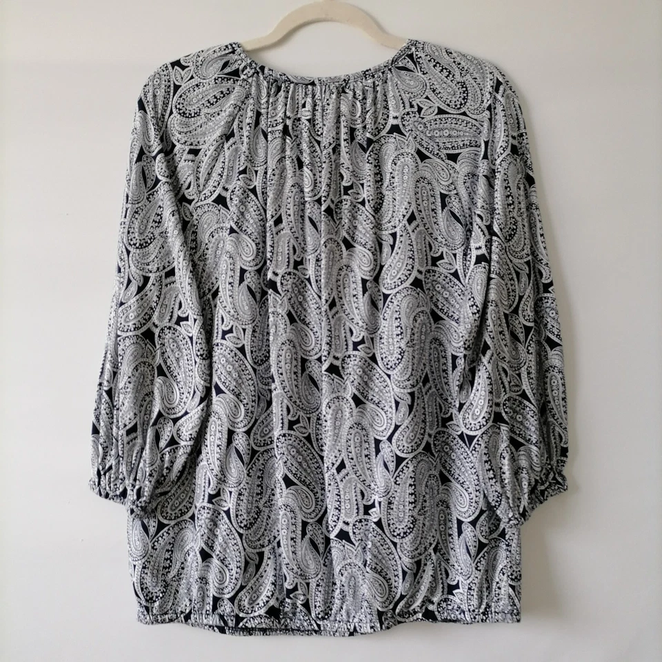 Blusa Top Michael Kors Para Mujer Blanca y Azul Marino Estampado Paisley Talla M Foto 2 de 4