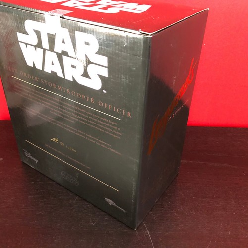 Diamond Select Toys First Order Officier 1/2 Bust - Imagen 3 de 18