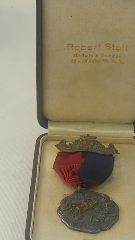 STERLING 1896 880 YRDS RUN MEDAL DE LA SALLE AA - ENAMELD BLS - ROBERT STOLL NY