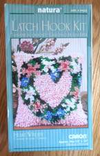 CARON Natura Latch Hook Rug or Pillow Kit P435 "Heart Wreath" 12x12