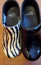 DANSKO Patent Leather Clogs Women  s Size 36  US Size 5.5 - 6 