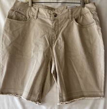TIME AND TRU KHAKI BERMUDA SHORTS, NEW WITH TAGS, WOMEN'S 16, RAW CUFF