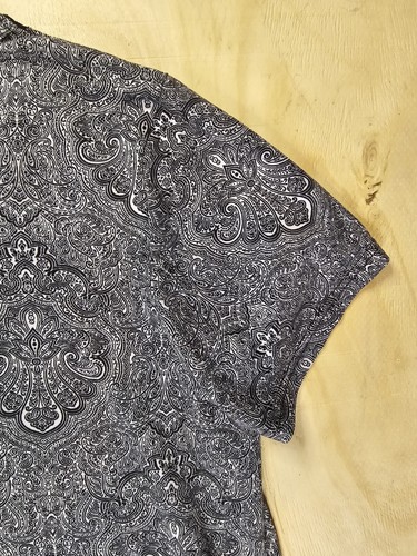 Tahari Paisley Tunic Top Womens XL Black White Short Sleeve Shirt Stretch V-Neck - Picture 12 of 15