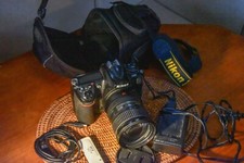 Nikon D300 12.3MP Digital SLR Camera - Black Kit w/ ED-IF AFS DX VR 18-200mm 