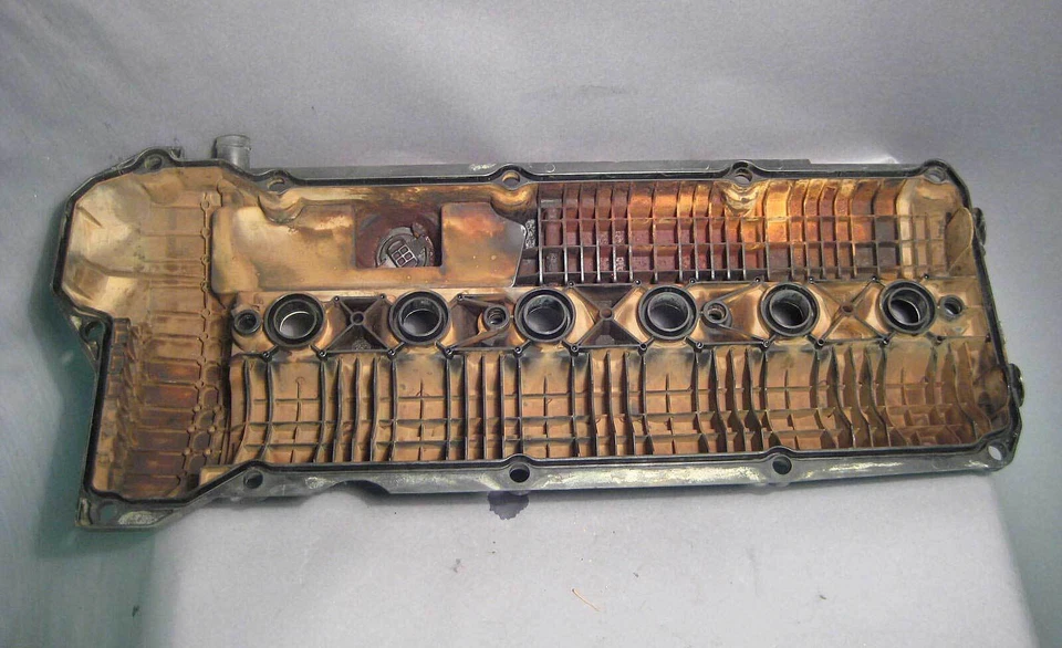 Cubierta de válvula BMW M52 S52 1996-2000 USADA OEM E36 E39 Z3 USADA OEM Foto 2 de 3