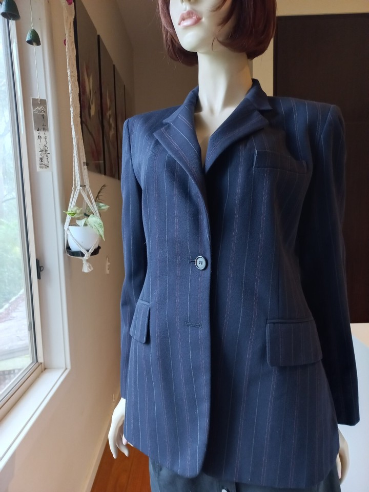 CLASSIC DKNY STRIPED JACKET 100% WOOL SIZE 8.