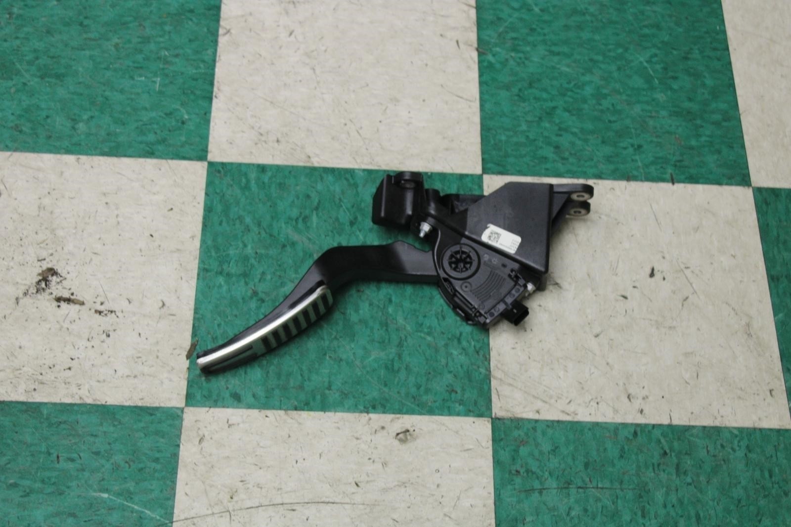 14-19 Ghibli Alloy Electronic Gas Motor Throttle Accelerator Pedal Assembly OEM