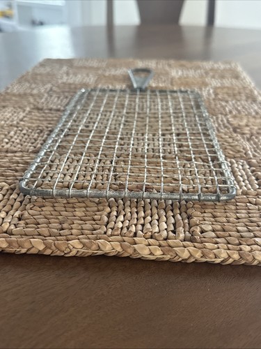 Vtg Acme The Only Genuine Safety Grater Kitchen Utensil 9"×5" Wire Screen USA - Picture 7 of 7