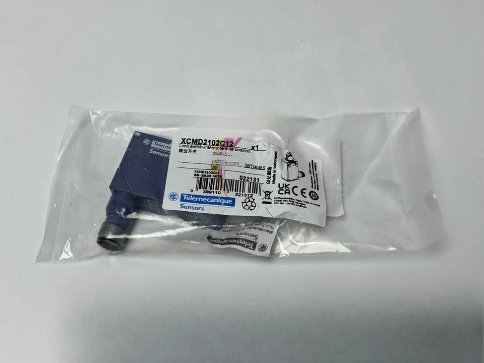 1 Stück Neu Original XCMD2102C12 Schneider XCMD2102C12 Endschalter Schneller Versand