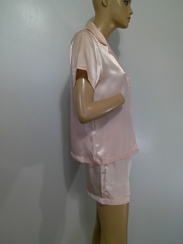 Victoria Secret Peach/Pink Satin Short Pajama Set Medium EUC - 第 4/8 張圖片