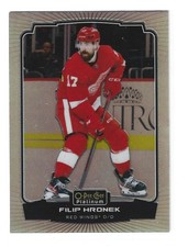 2022-23 O-Pee-Chee Platinum - Filip Hronek #194 Rainbow Detroit Red Wings