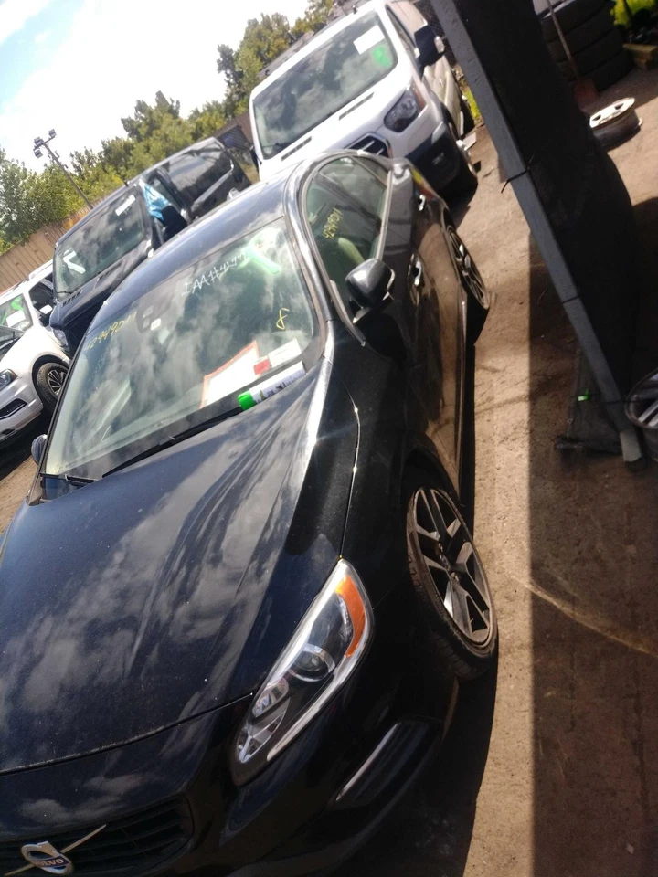 Used Washer Fluid Reservoir fits: 2017 Volvo S60 w/o headlamp washers Grade A - Изображение 2 из 4