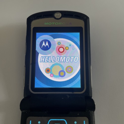 MOTOROLA Silver RAZR V3 Ultra Slim Flip Mobile Phone. BOXED (2006) Metal Body - Picture 3 of 16