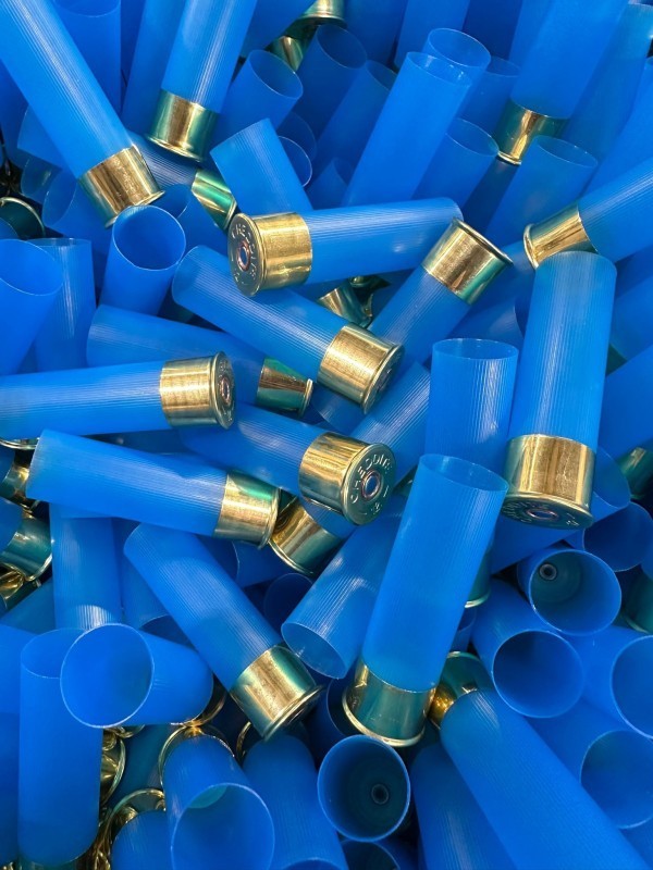 200 BOSSOLI USATI VUOTI CALIBRO 12. trasparenti,rosse,blu,verdi, nere
