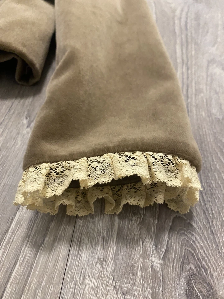 Chaqueta Blazer Juicy Couture Terciopelo Diseño Victoriano Romántico Encaje en Puños Foto 3 de 4