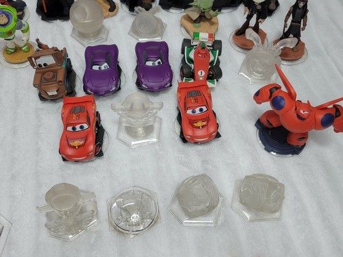 Huge Disney Infinity 81 pcs + 1 X-Box 360 Game Assorted Figures Collectibles - Picture 6 of 12