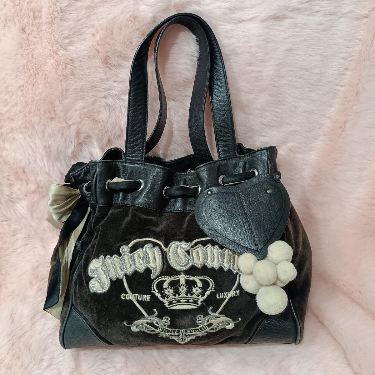 Juicy Couture チャーム付きハンドバッグ Vintage Juicy Couture Daydreamer Tote Bag Purse Bow Goth