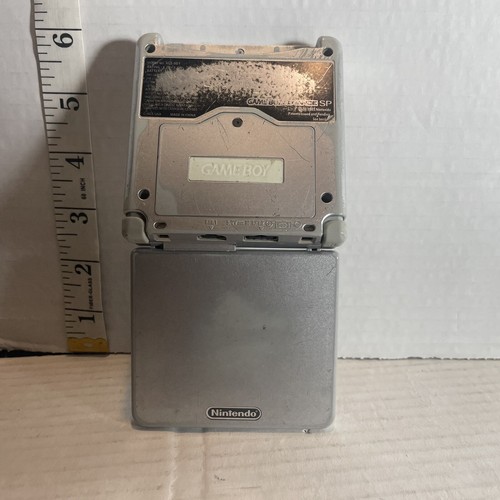 NINTENDO Game Boy Advance SP Silver System AGS-101 VTG Tested Works See Photos - Picture 4 of 22