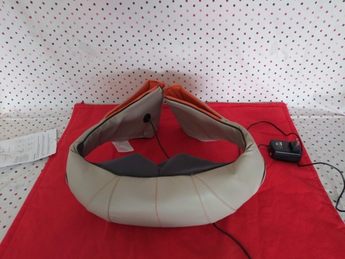 Shiatsu Massager Neck Back Shoulder with Heat and Deep Tissue Kneading - Picture 6 of 14