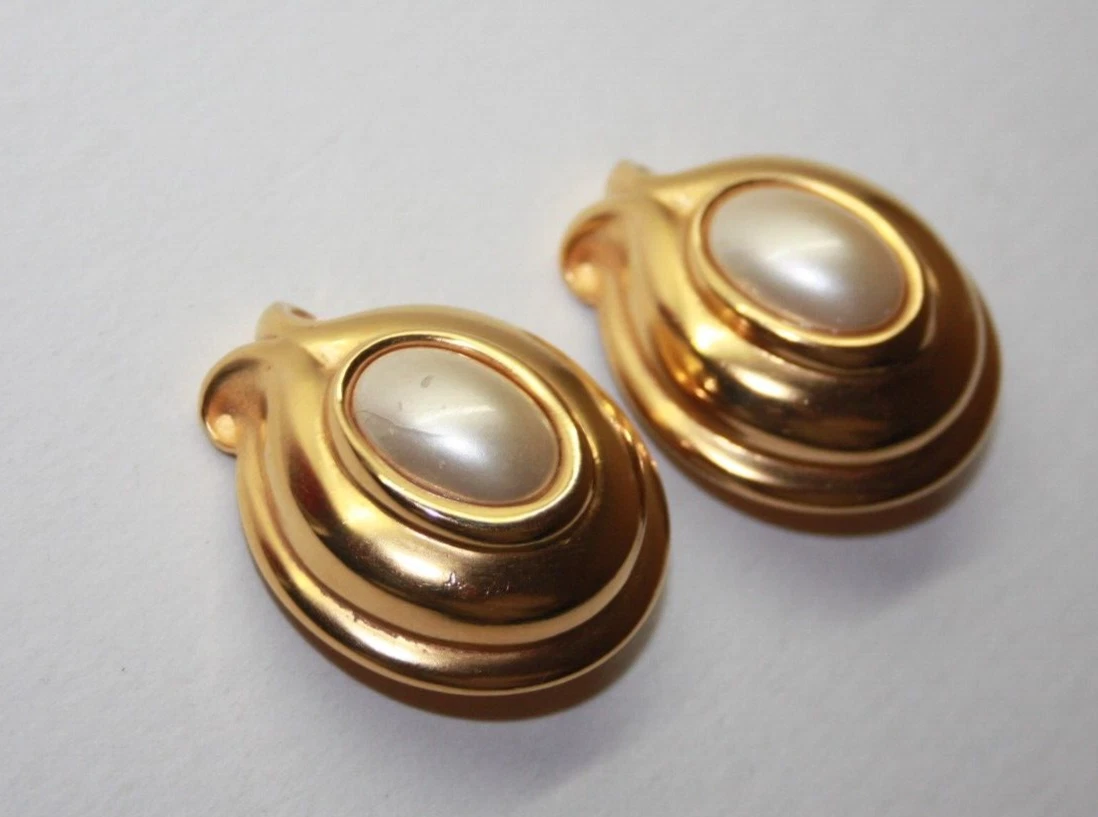 Orecchini Vintage Fendi Placcati Oro Finta Perla Grande Clip [093GRA]