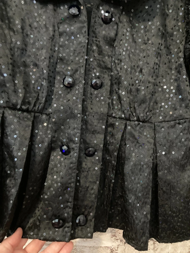 Babydoll Simon Chang Top Mujer 6 Negro Satinado Lentejuelas Botón Delantero Manga Abullonada Foto 2 de 4