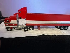 B J and the Bear K100 Aerodyne Tractor Trailer custom made 1/64 scale
