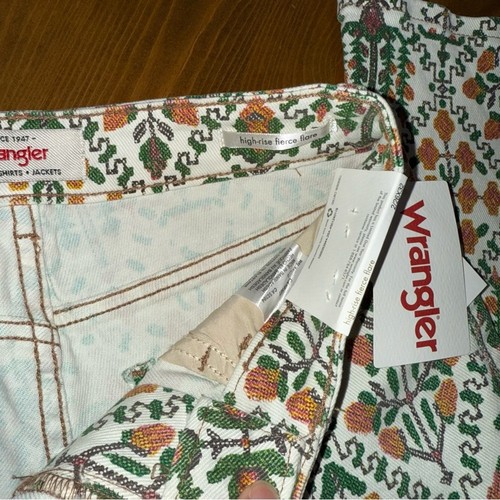Wrangler Fierce Flare Jeans High Rise Tapestry PrintBoho Hippie 70s Y2K 26x32 - Picture 6 of 9