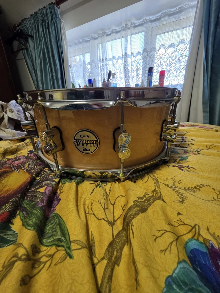 PDP by DW Concept Maple Snare Drum 14" x 5.5" with Mag Throw - Image 2 of 4