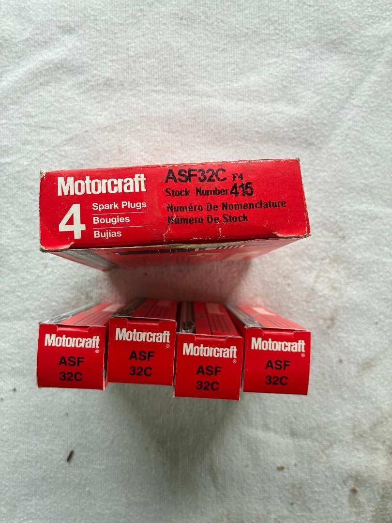 NEW Motorcraft Copper Spark Plugs Set of 4 ASF32C  Ford V6 V8 1970-1995 BIN F/S