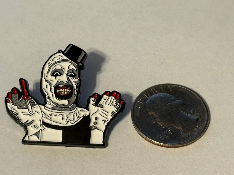 Trick or Treat Studios Terrifier Enamel Pins Art the Clown with Knife