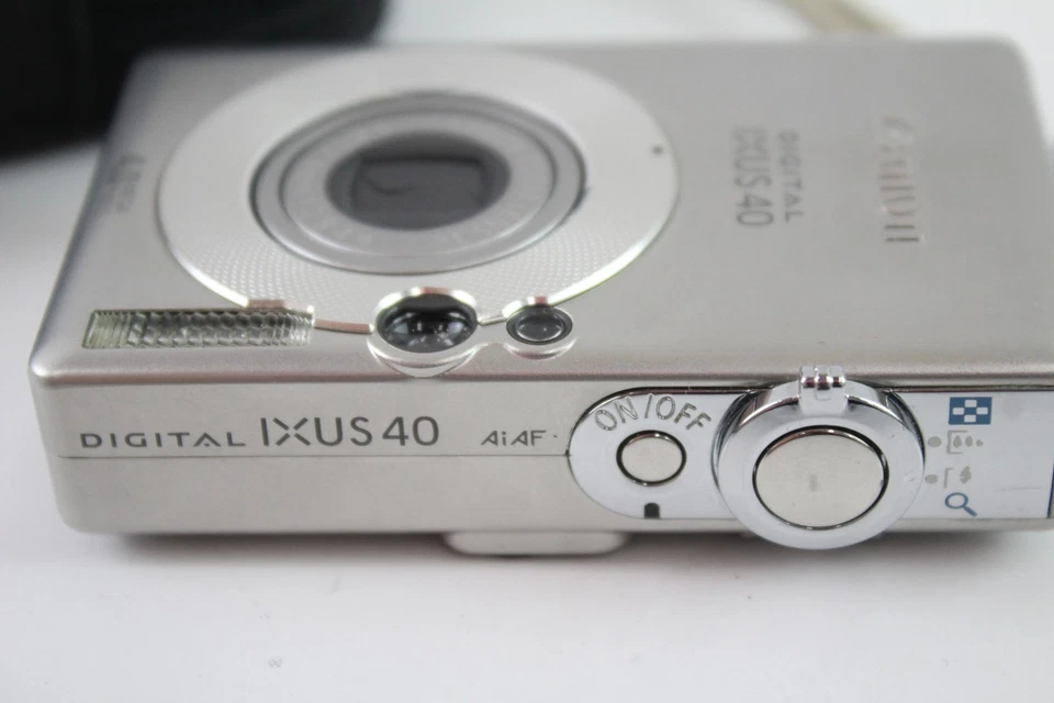 Canon IXUS 40 Digital Compact Camera Working w/ Canon 3x Zoom Lens - Image 4 of 4