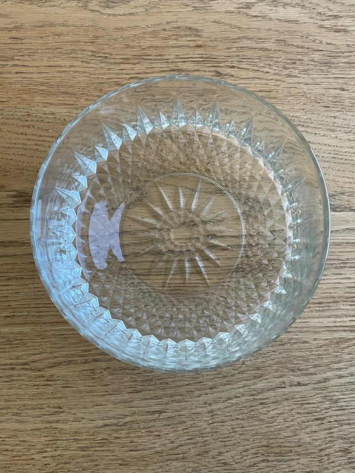 Cuenco de cristal decorativo vintage Arcoroc hecho en Francia Foto 3 de 4