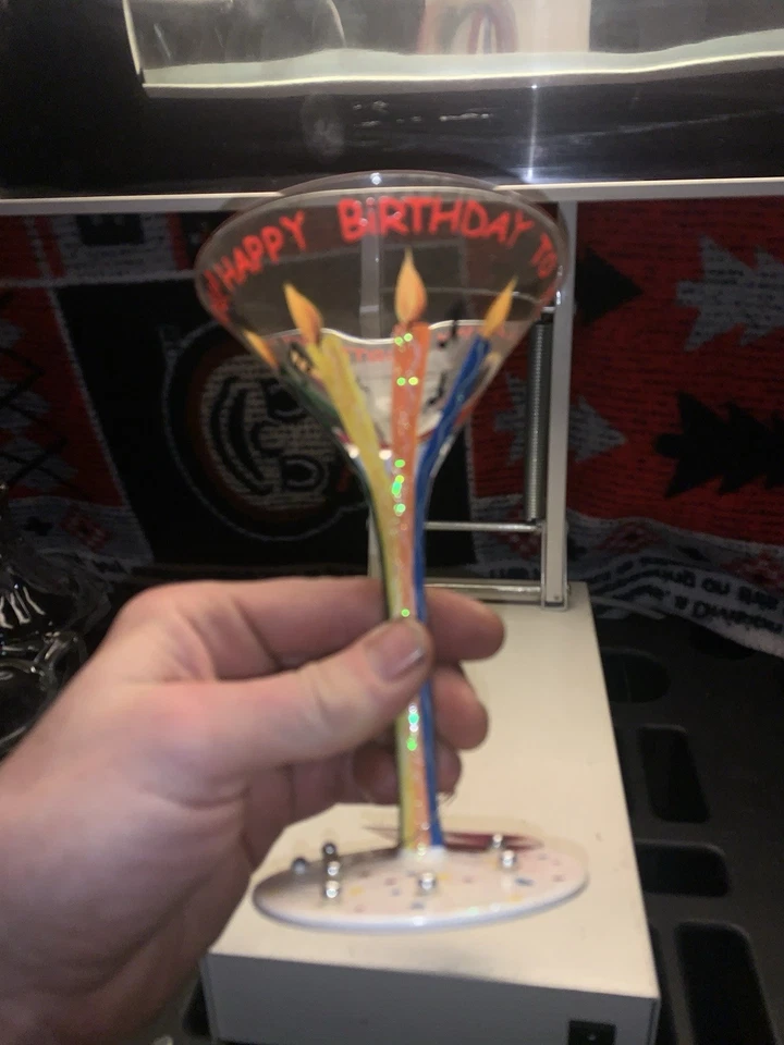 Vaso de Martini Lolita Love My Martini “Feliz Cumpleaños-tini” pintado a mano  Foto 3 de 4