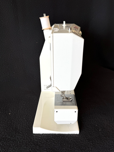 BERNINA 1630 SEWING MACHINE INSPIRATION PLUS - ORIGINAL ACCESSORY PRESSER FEET - Picture 5 of 19