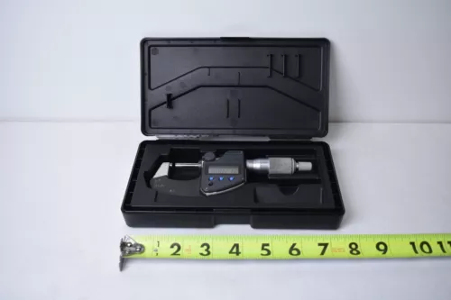 Mitutoyo 293-330-30 Coolant Proof IP65 Micrometer, 0-1" W/ CASE