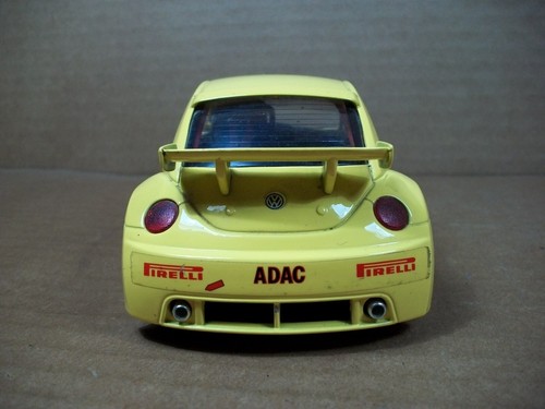 Burago ~ Volkswagen New Beetle Cup (1999) ~ Yellow #2 ~ 1/24 Scale - Picture 5 of 10