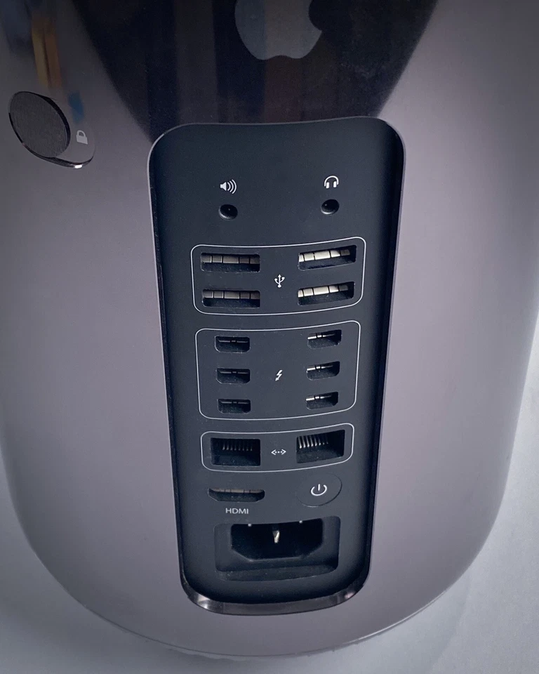 MacPro 6,1 12C / 2TB SSD / OS 15 / 64 RAM / FirePro D500 3GB / Keyboard & Mouse - Image 4 of 4